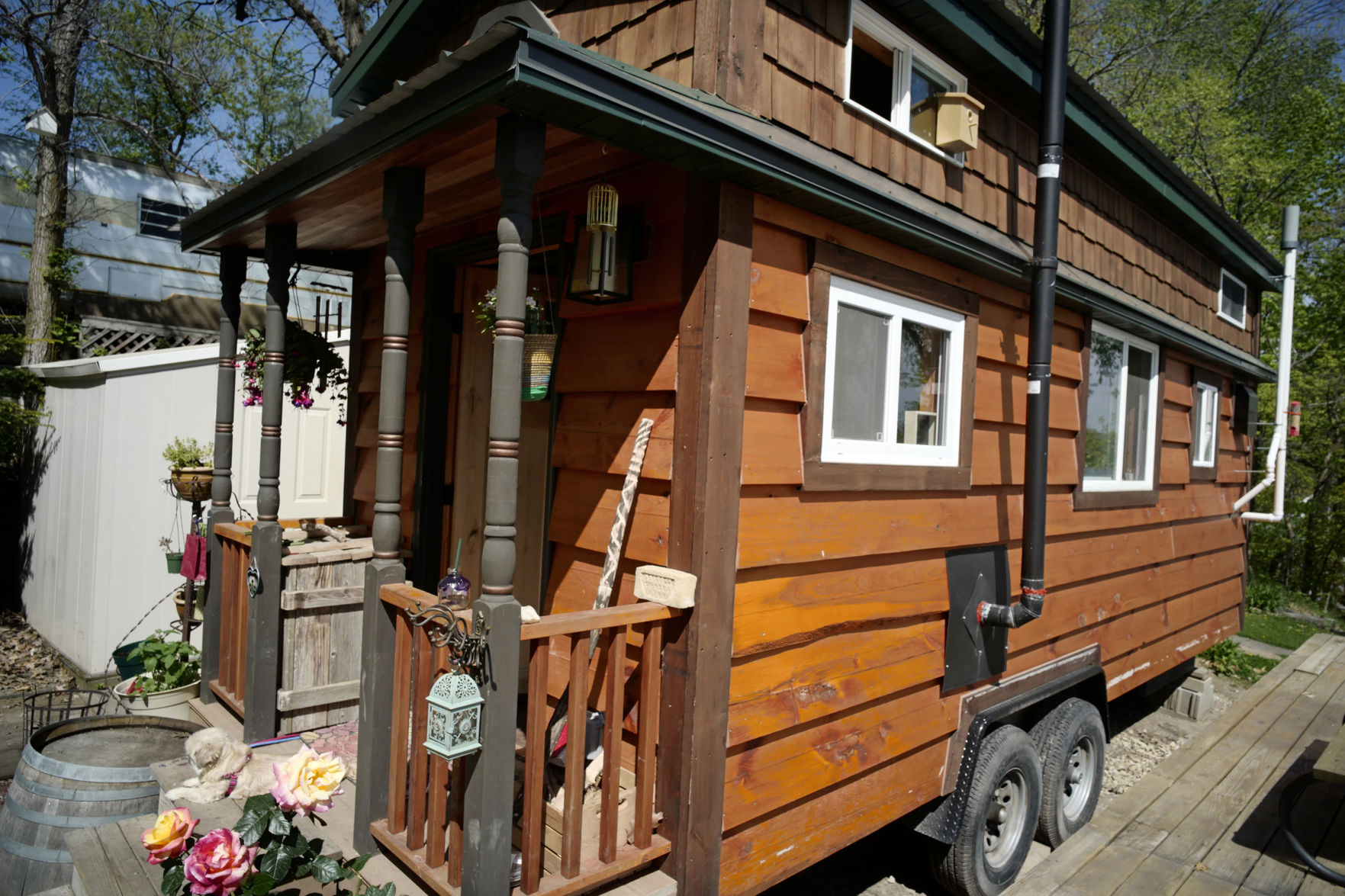 tiny house dating